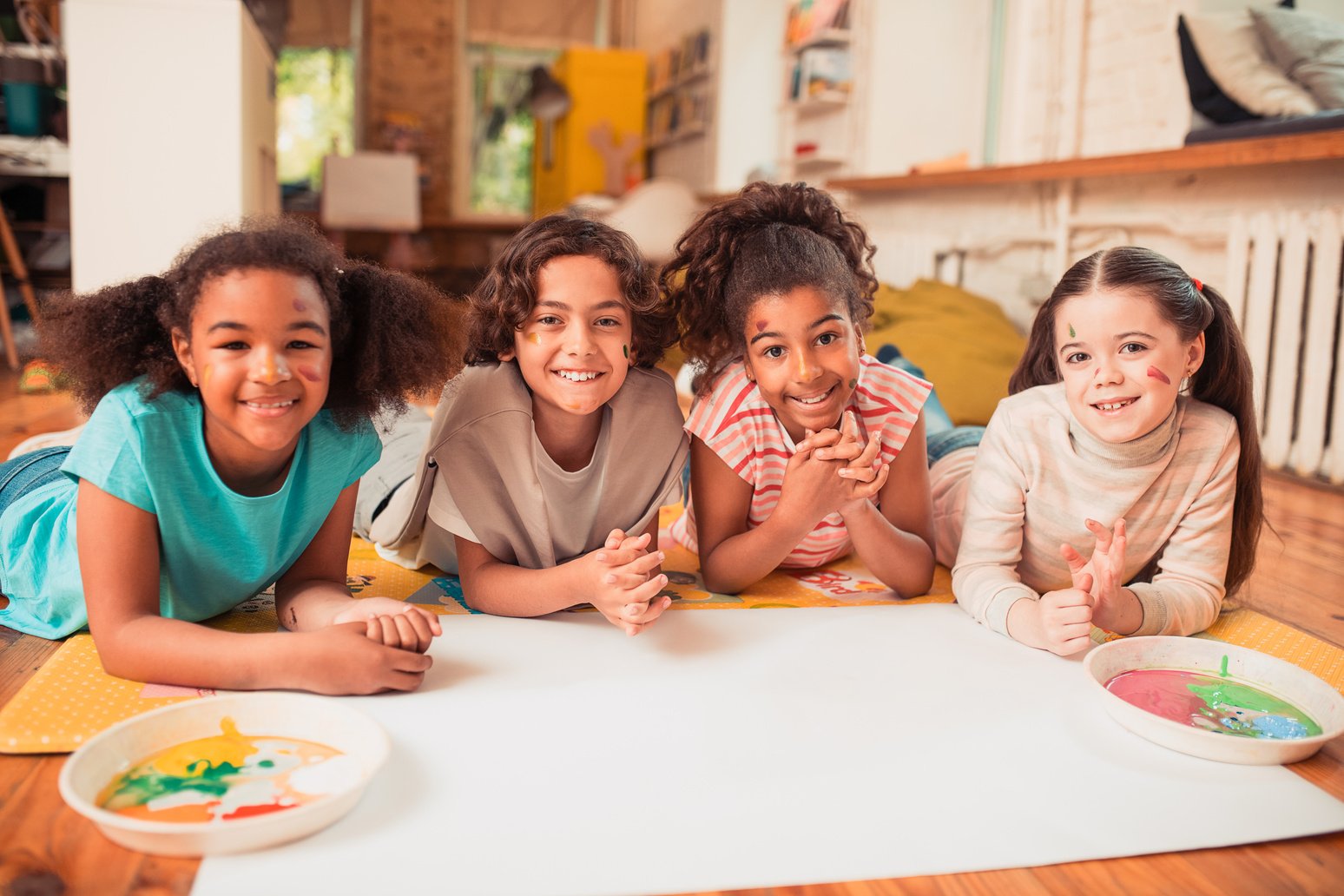 Children, learn painting with coloring book